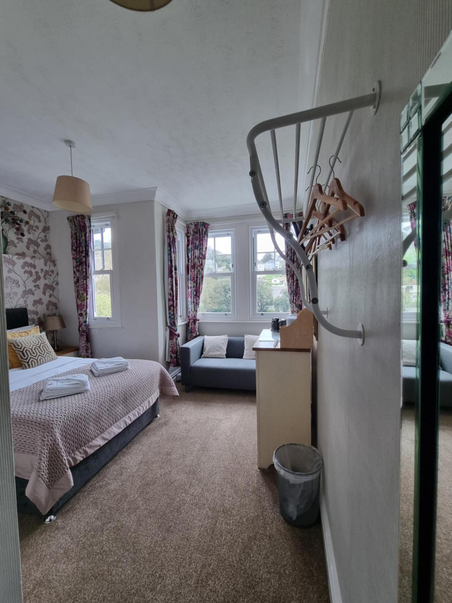 Harbour Heights Guest House Торки Екстериор снимка